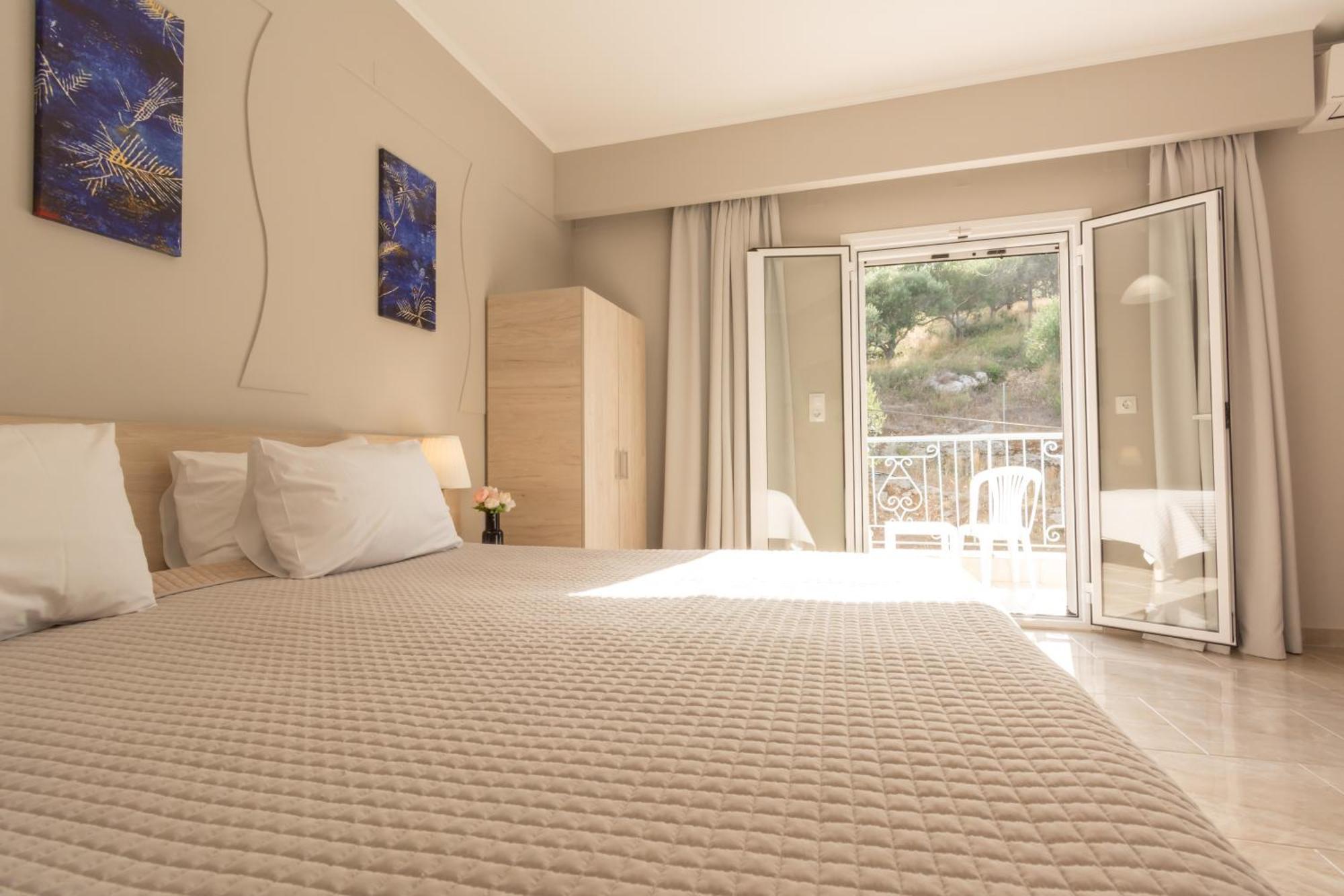 Corfu Aquamarine Aparthotel Notos ภายนอก รูปภาพ